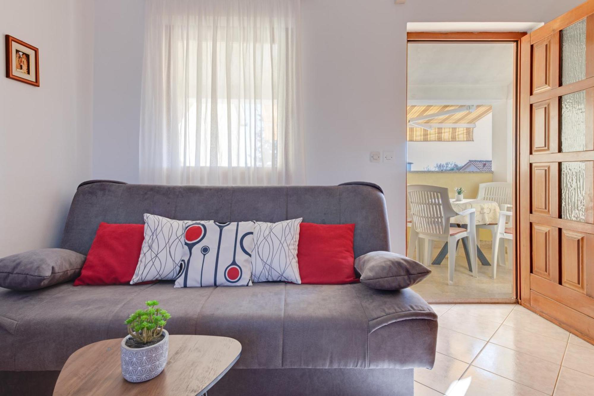 Villa Livia With Three Nice Apartments, Swimming Pool, Childrens Playground, Barbecue And Free Parking Ližnjan Exterior foto